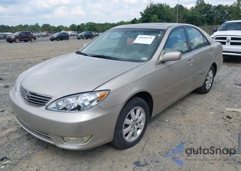 2005 Toyota Camry Xle z USA, uszkodzony, nr VIN 4T1BE30K85U103112